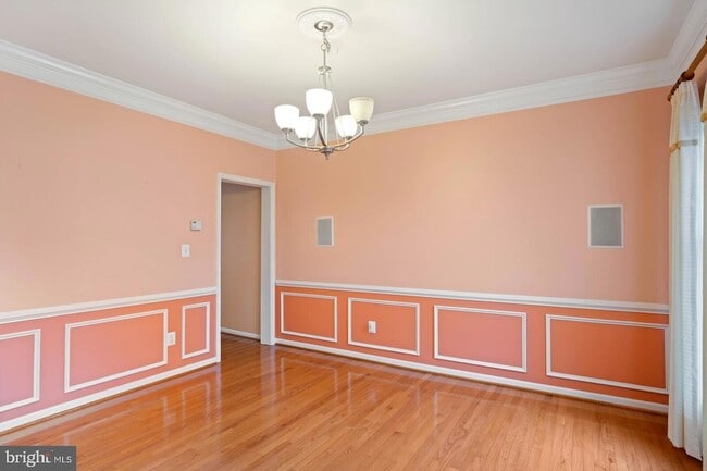 Building Photo - 43513 Lucketts Bridge Cir