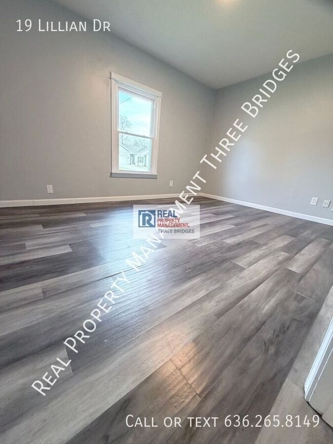 Building Photo - 19 Lillian Dr