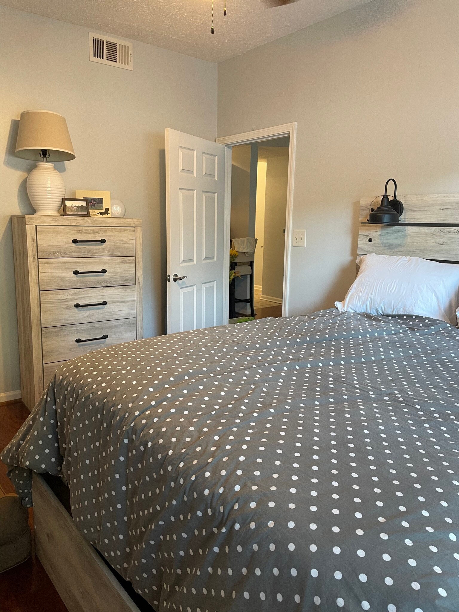 Bedroom - 1250 Parkwood Cir SE