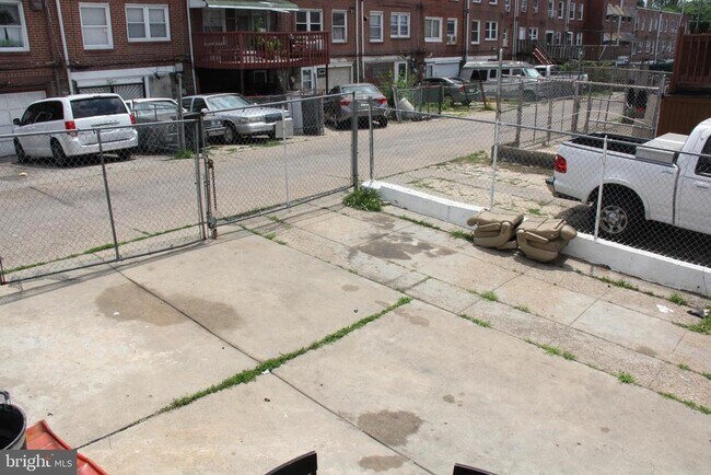 Building Photo - 4983 Whitaker Ave