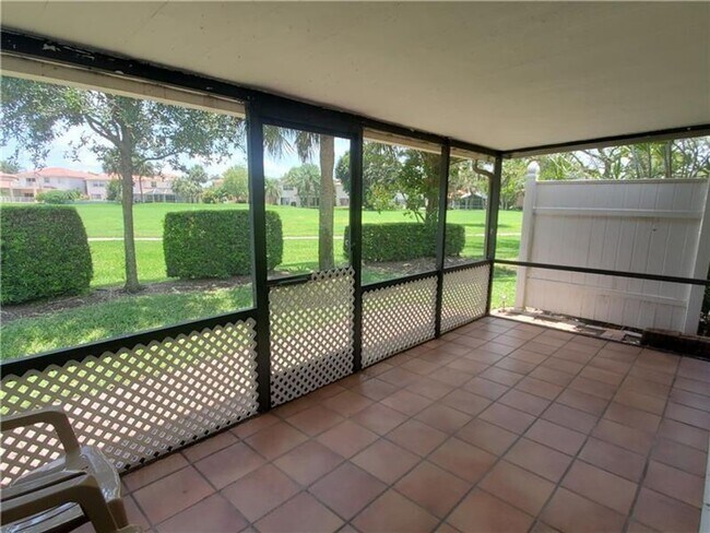 Building Photo - 7546 Pinewalk Dr S