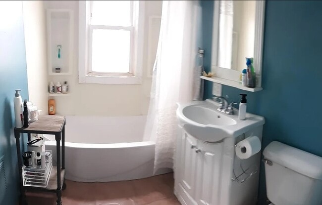 Building Photo - 3305 Xenwood Ave S