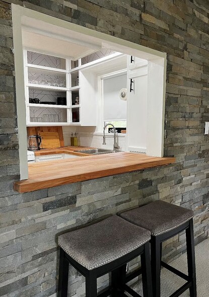 Bathroom - 1529 1/2 Carmona Ave