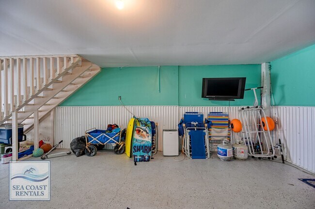 Building Photo - FULLY FURNISHED OFF-SEASON MONTHLY RENTAL - AVAILABLE TO START NOV 10TH