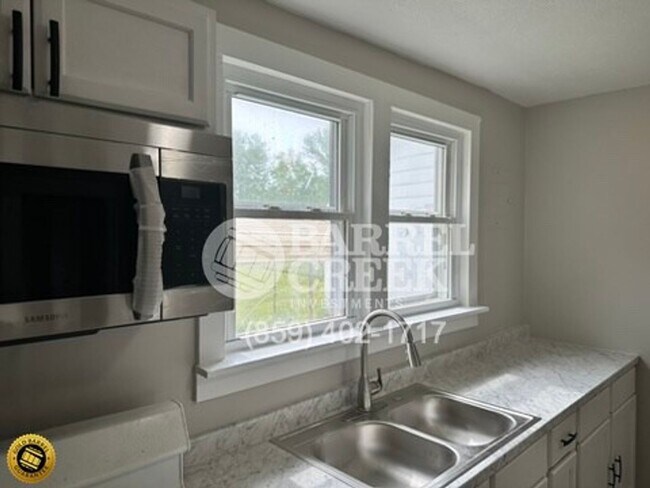 Building Photo - 2-Bed 1-Bath House