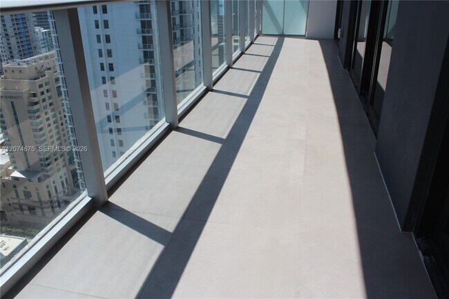 Building Photo - 1010 Brickell Ave