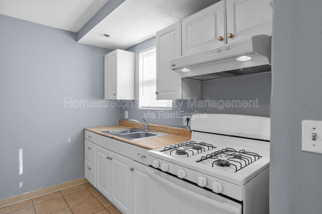 Building Photo - 44 Blakemore Pl