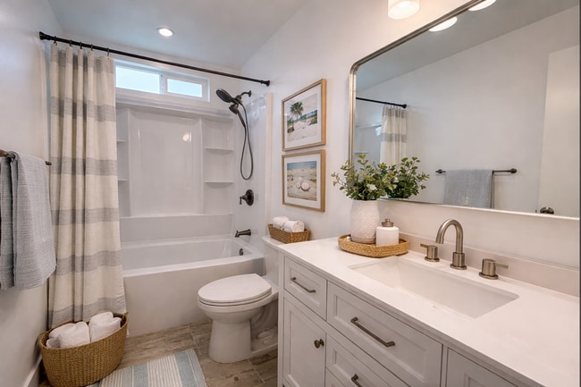 Building Photo - Newly Remodeled Interior 3BD! Enclosed Backyard! AC! Washer and Dryer!