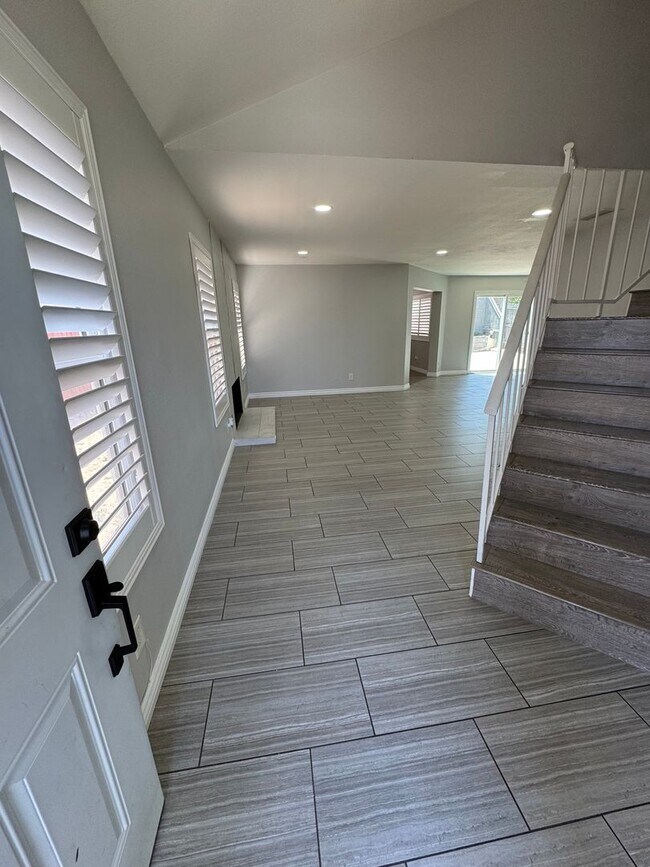 Building Photo - Beautiful 4- Bedroom Home