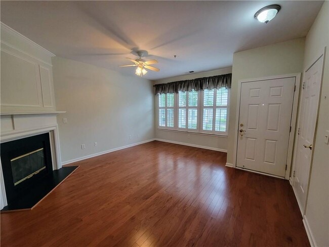 Building Photo - 216 Riverstone Pl