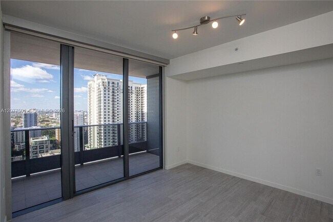 Building Photo - 1000 Brickell Plaza