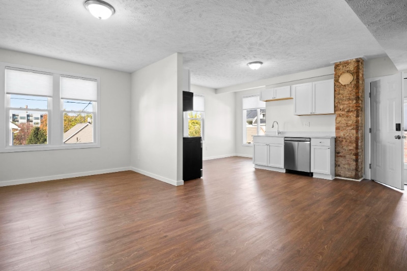 Building Photo - 1277 W 67th St