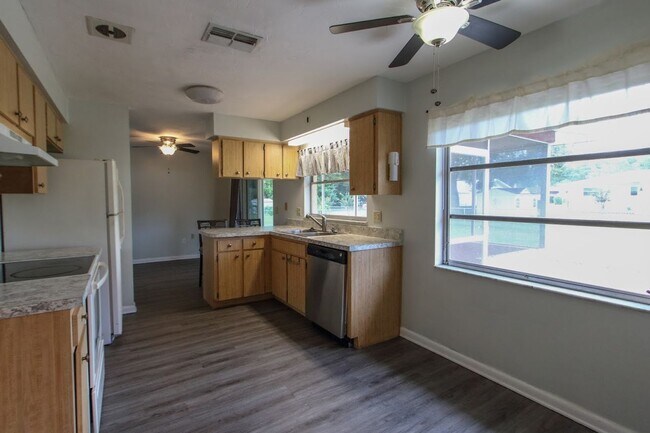 Building Photo - Welcome Home!