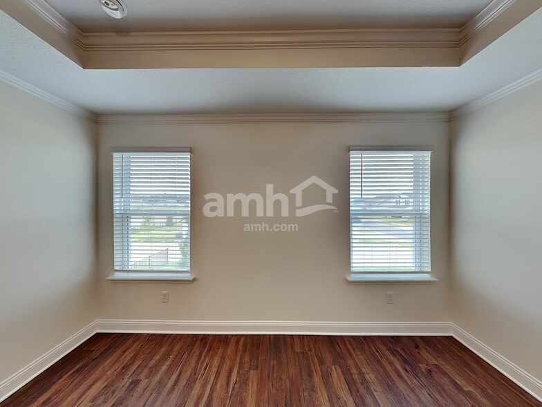 Building Photo - 216 Banyan Frst Dr