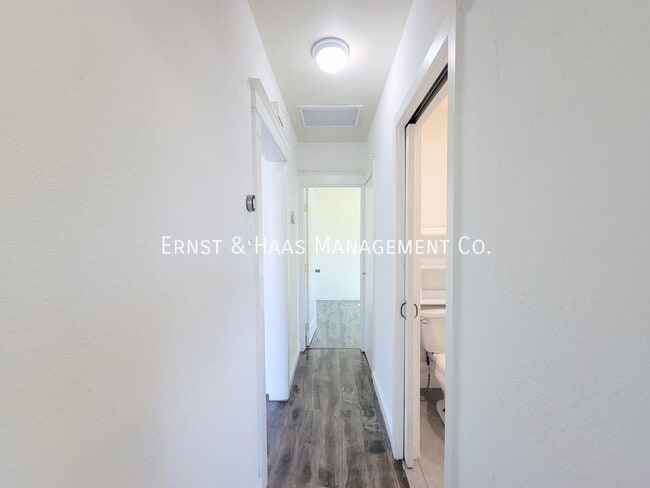 Building Photo - 12 53rd St