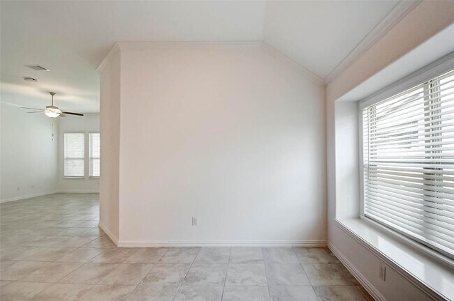 Building Photo - 2323 Green Kale Dr