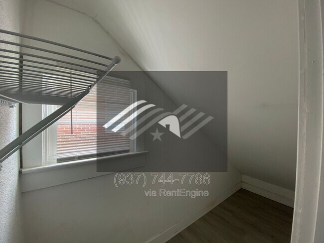 Building Photo - 1004 W Fairview Ave