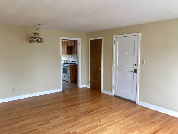 Building Photo - Milton St.