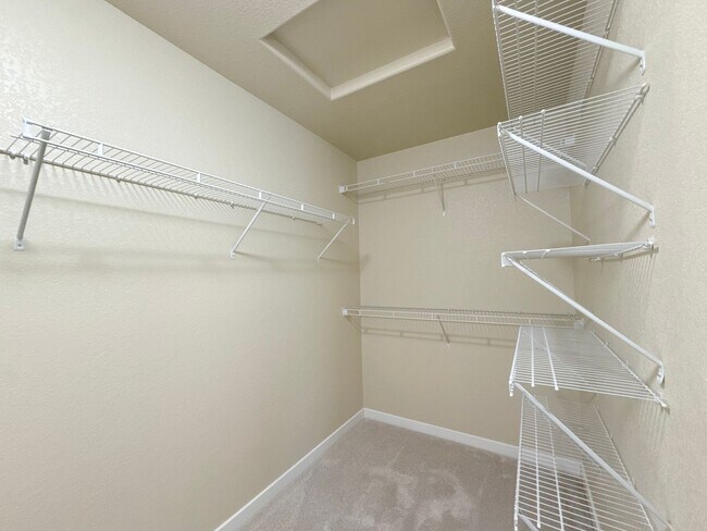 Building Photo - 6531 Wexford Dr