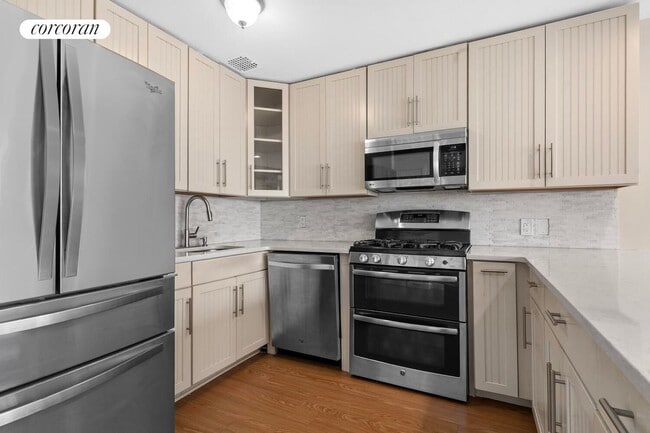 Building Photo - 336 Howe Ave