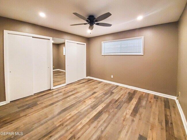 Building Photo - 4311 N Stanton St