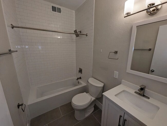 Building Photo - 2220 S 9th St