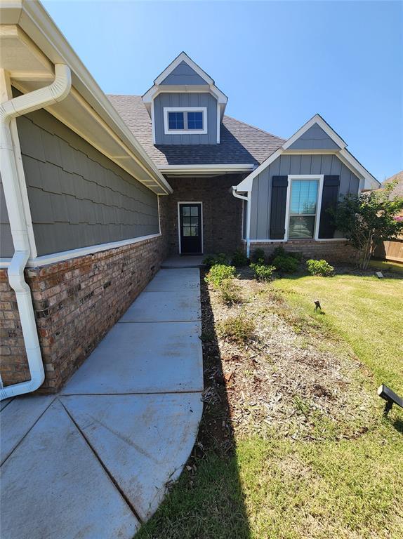 Building Photo - 16013 Dahlia Rd