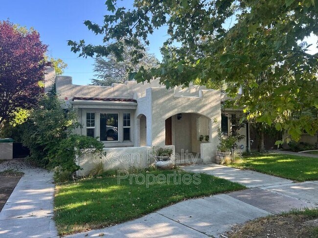 Primary Photo - 633 Donner Dr