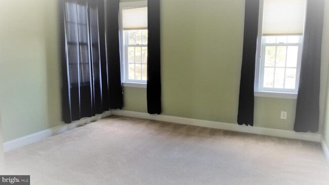 Building Photo - 43649 Riverpoint Dr