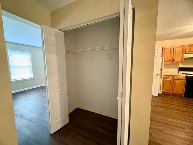 Building Photo - 3 Bedroom 1.5 Bathroom in Elizabethtown!