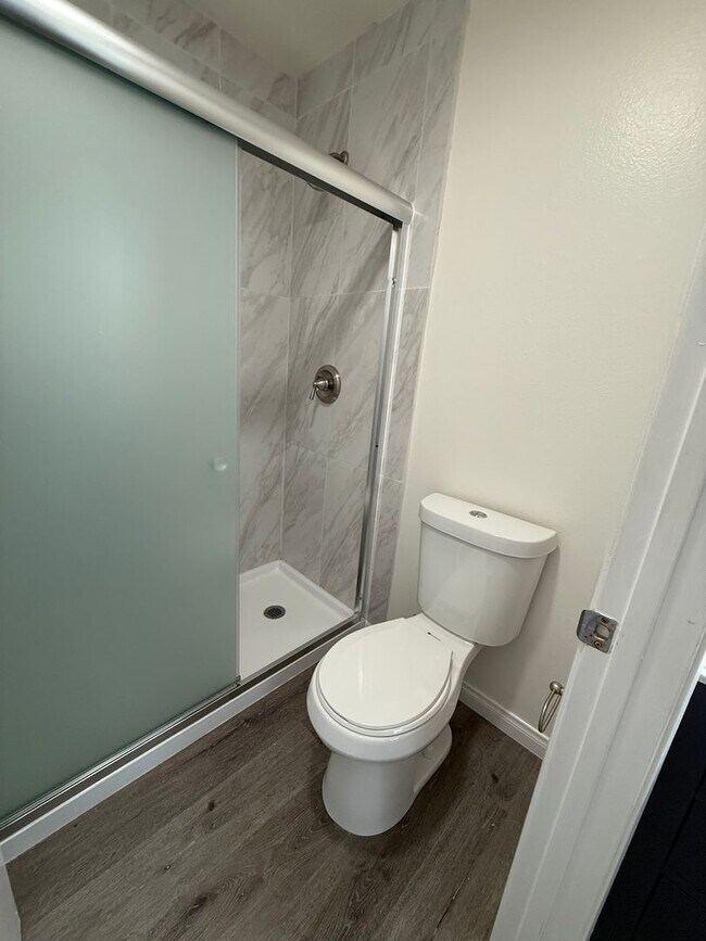 Building Photo - Cute and Cozy 2Br/2Ba second floor Condo in The Summit