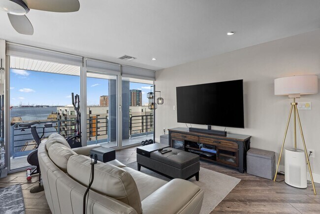 Building Photo - DOWNTOWN AREA