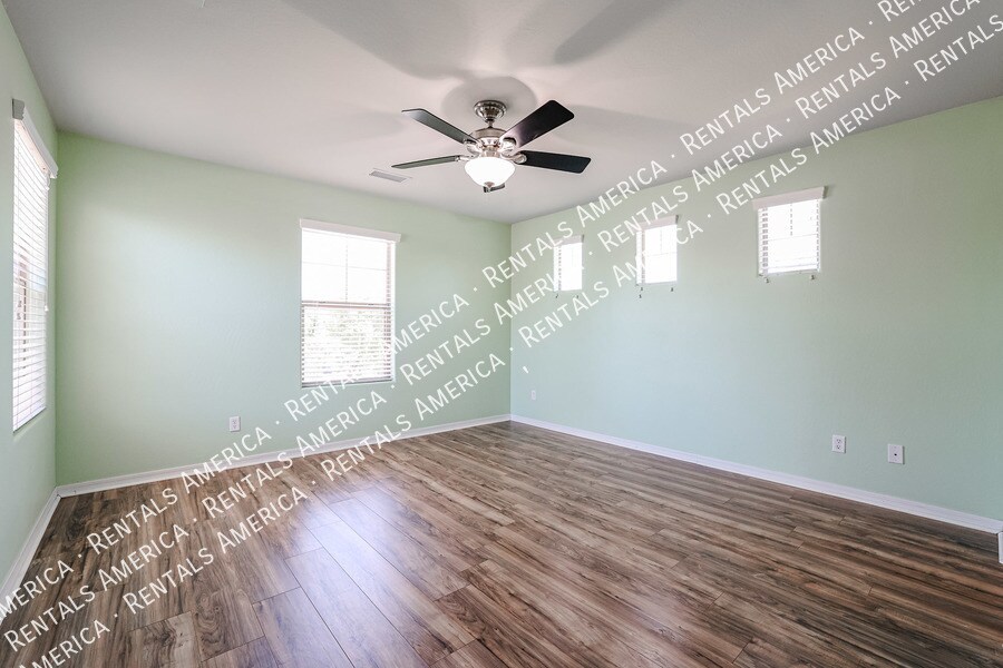 Building Photo - 2127 W Monte Cristo Ave