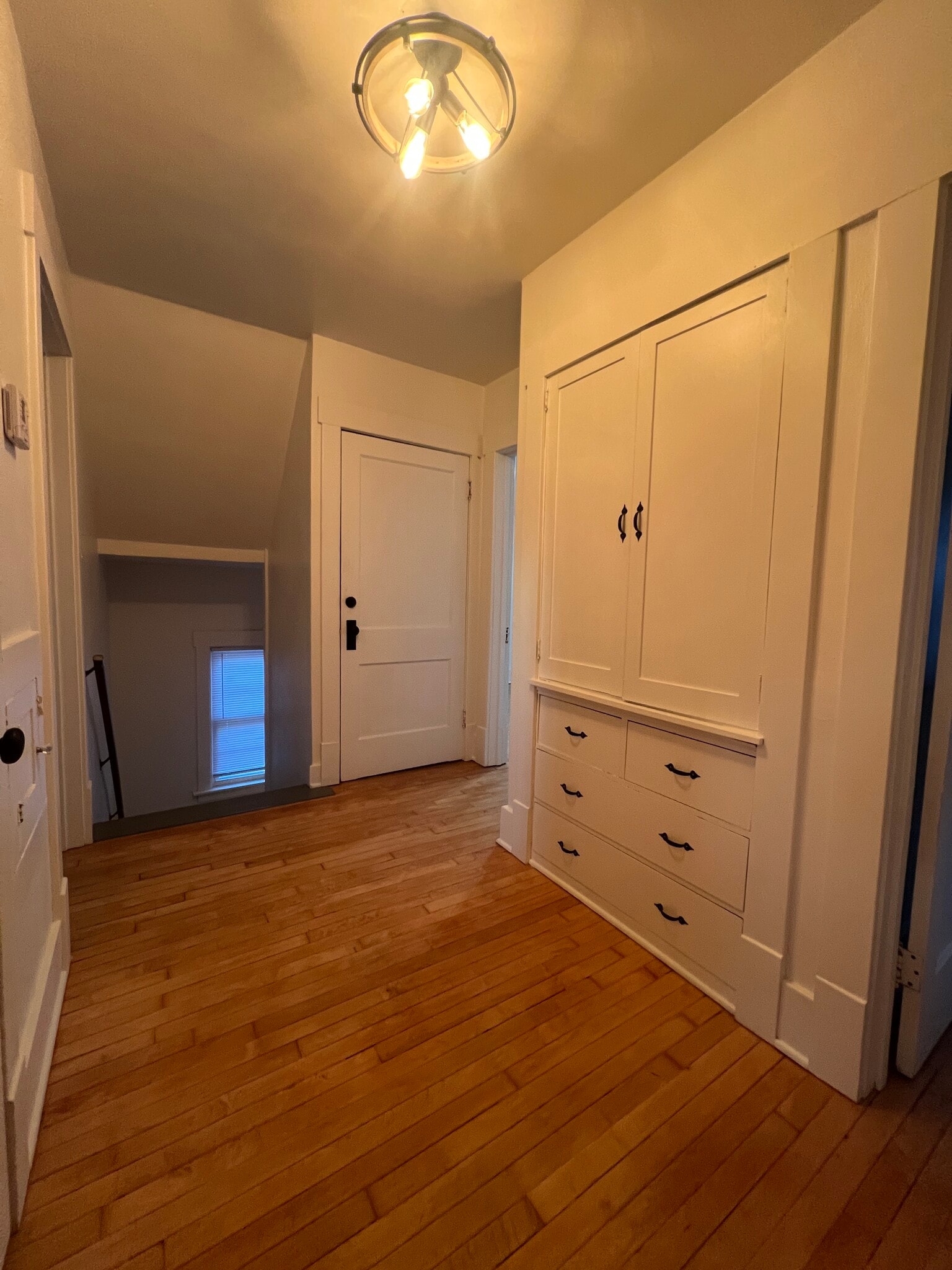 Building Photo - 2033 S 82nd St