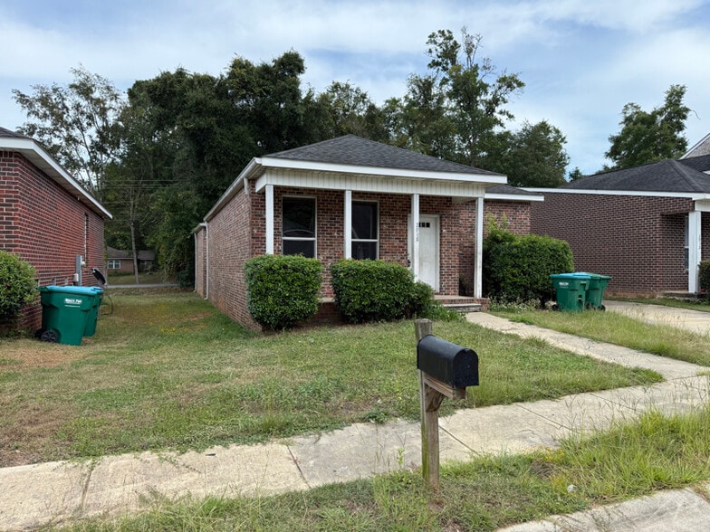 Building Photo - 2948 Magnolia Ct