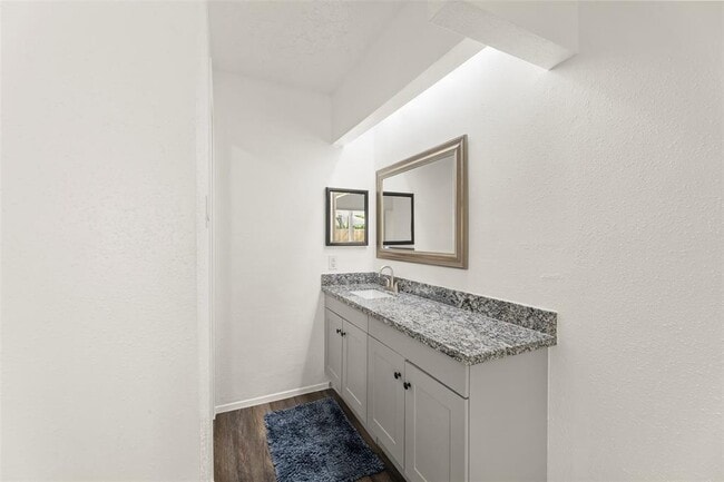 Building Photo - 419 Capehill Dr