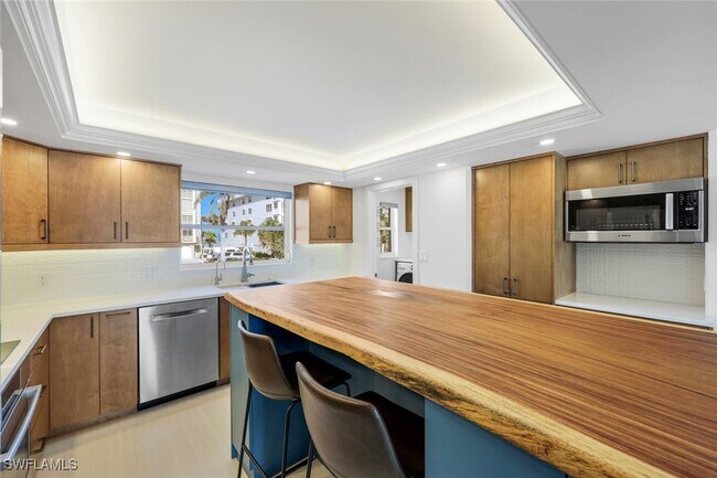 Building Photo - 9486 Gulf Shore Dr