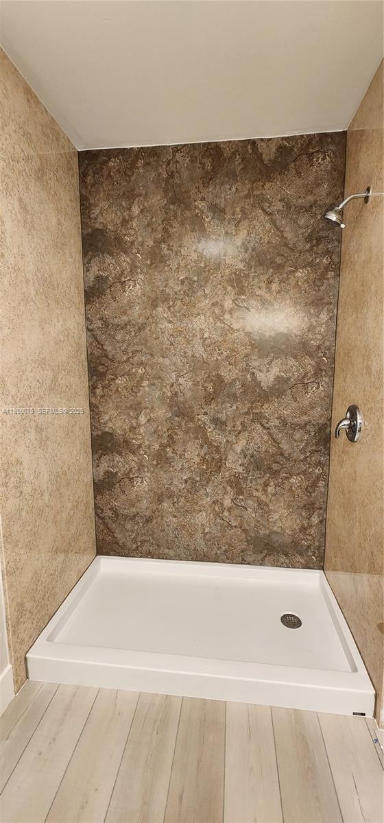 Building Photo - 800 SW 10th Ave