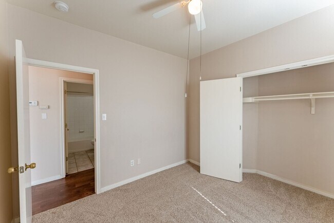 Building Photo - Charming 3/2 Home in Westchester Park!!!