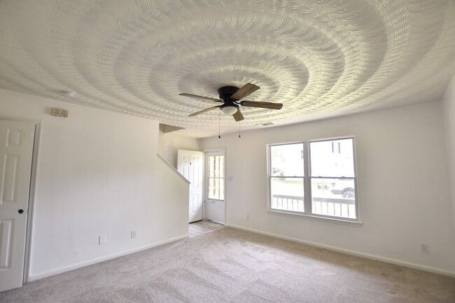 Building Photo - 3BR/1.5BA Home – Great Norfolk Location!