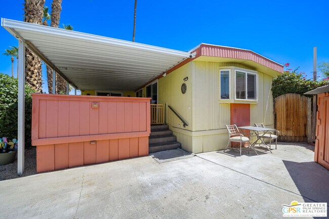 Building Photo - 306 Logenita St