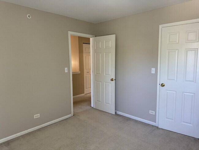 Building Photo - 74 Tanglewood Dr