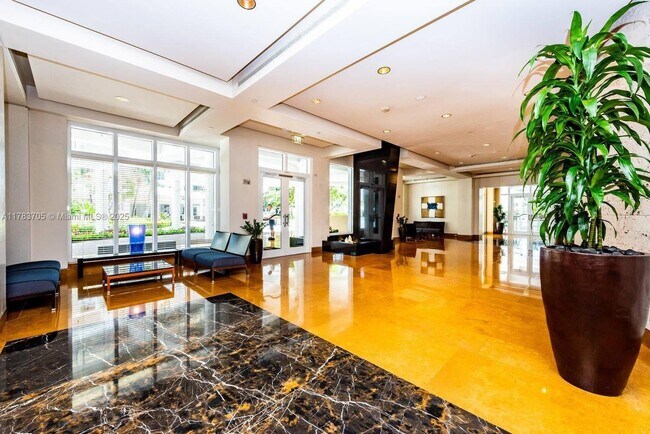 Building Photo - 801 Brickell Key Blvd