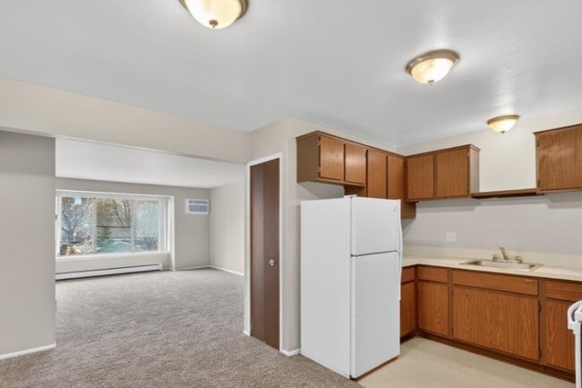 Building Photo - Stephan Manor