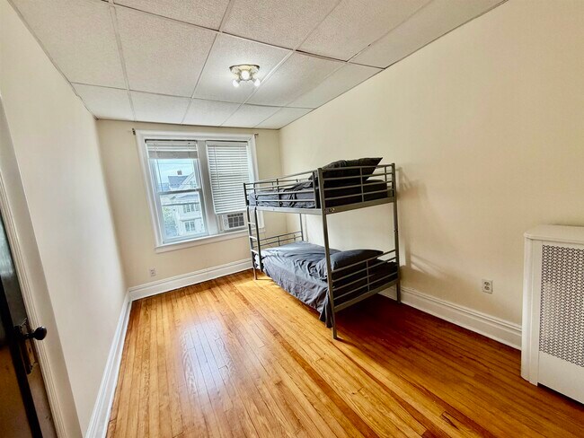 Building Photo - 336 Avenue C