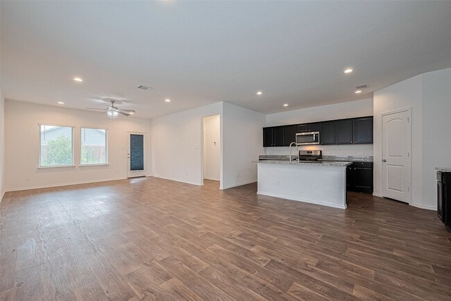 Building Photo - 12518 Pelican Bay Dr