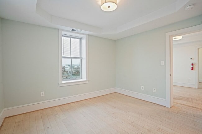 Building Photo - Bright Two-Bedroom in Columbia Heights | Pet frienldy!