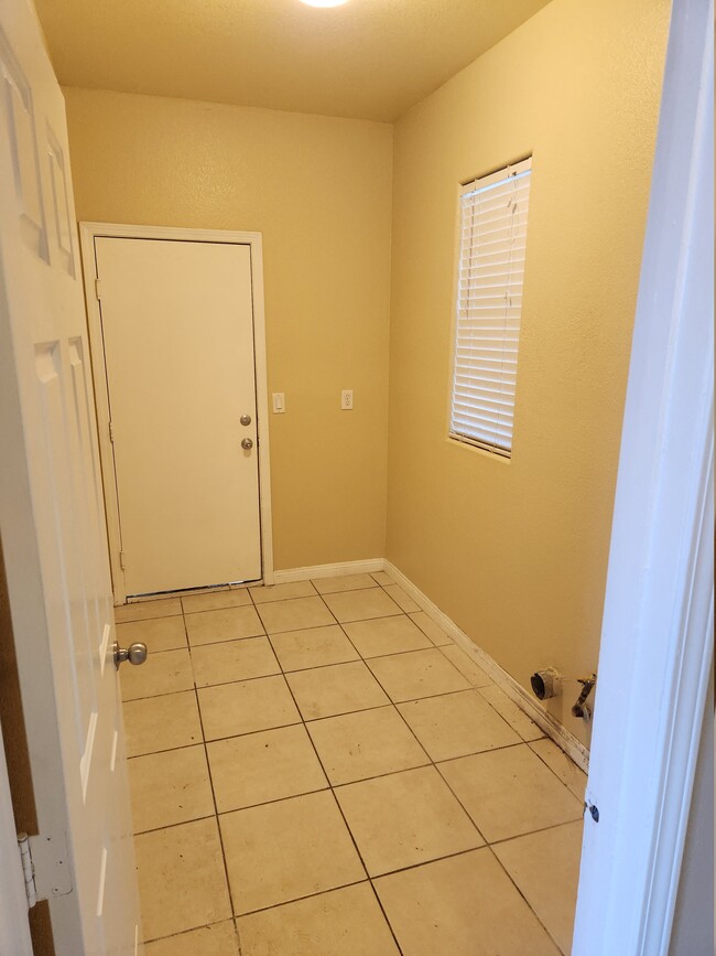 Building Photo - 5236 Scarlet Iris Ct