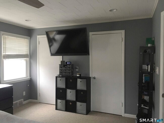 Building Photo - 25 Rena Pl