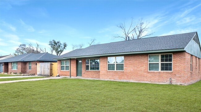 Building Photo - 5739 Turtle Creek Rd